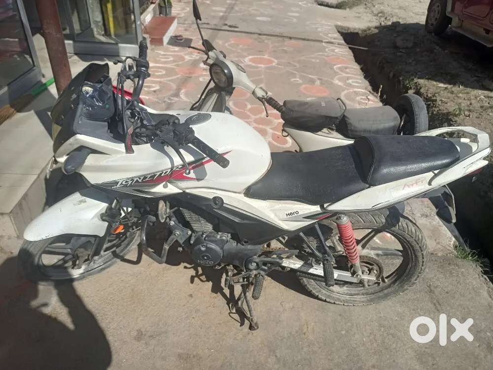 16000/- only 2015 top model best mileage ok rc all documents