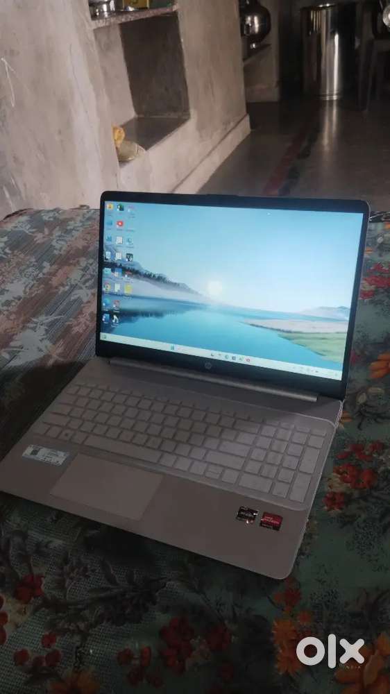 Hp laptop sell new price 35000 and 8 month old