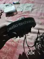 Professional DJ headphones