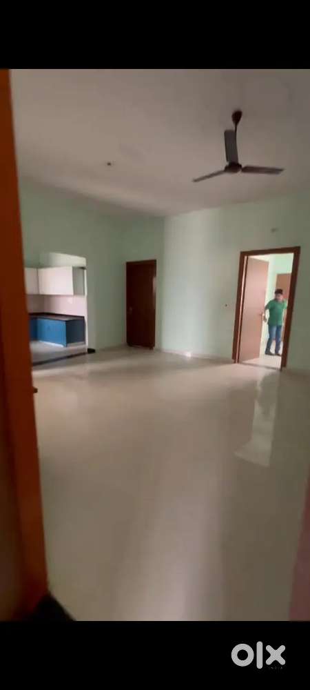 Best place , 3 bhk for job persons or family, in sec 33, 260 gaj