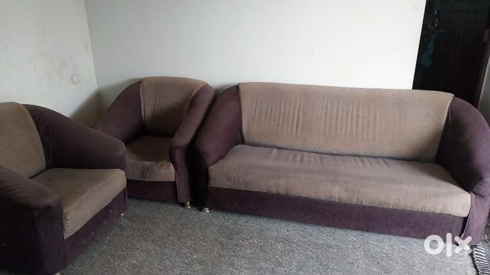 3 + 2 Sofa in Good Condition