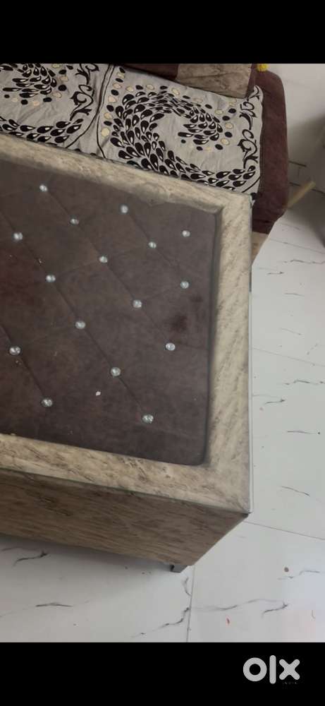 Center table with top glass