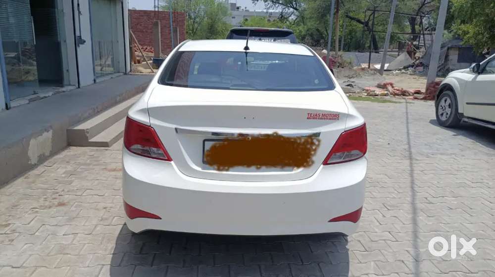 Hyundai Verna 2015