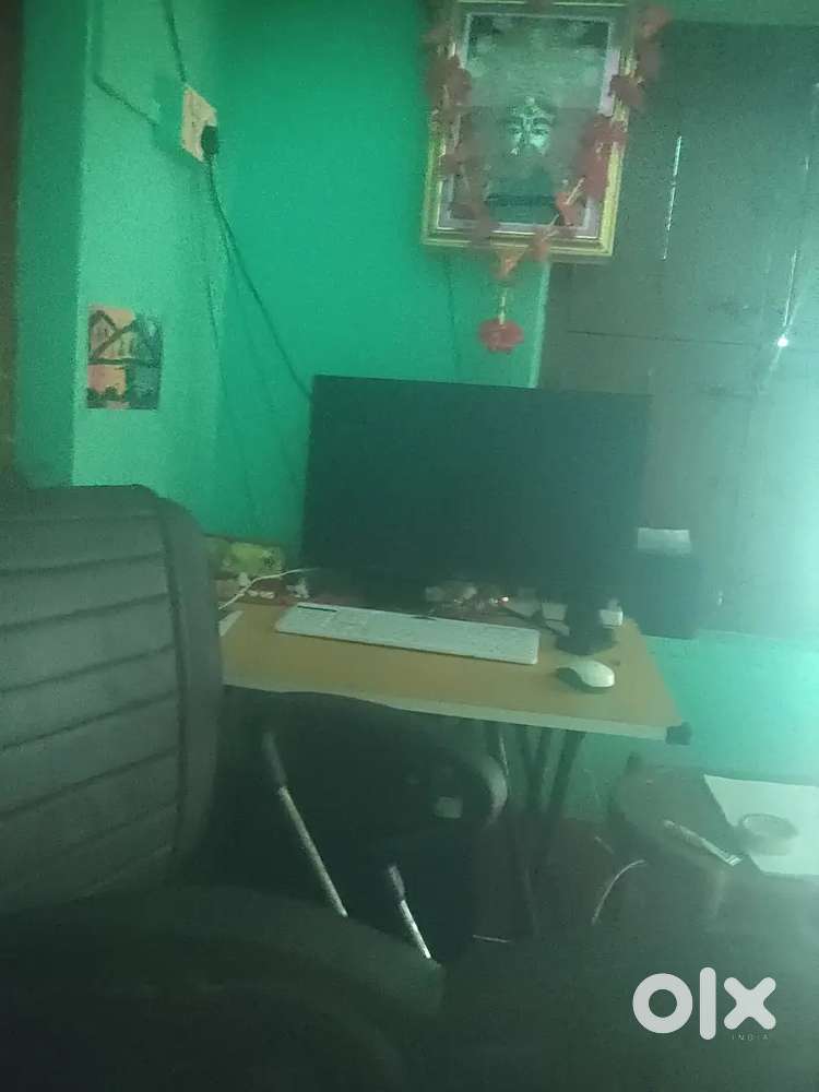 Full computer set up along with Chair & table