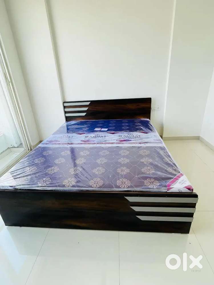 Brand New 5/6  non storage bed