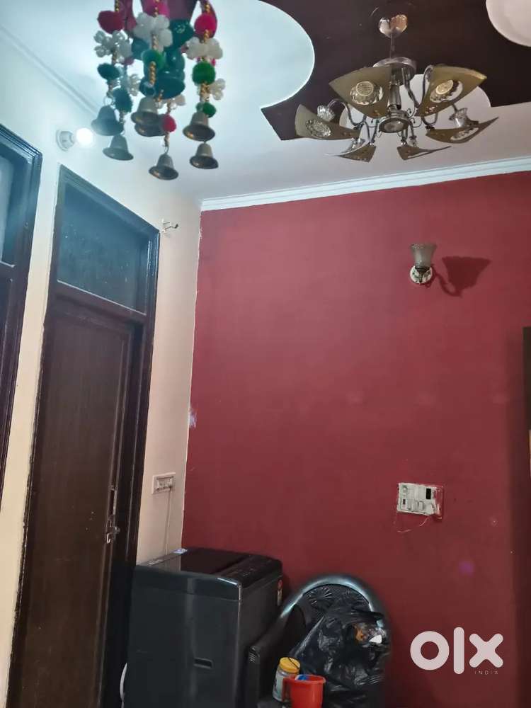 2bhk furnished flat need female flatmate there is all amenities