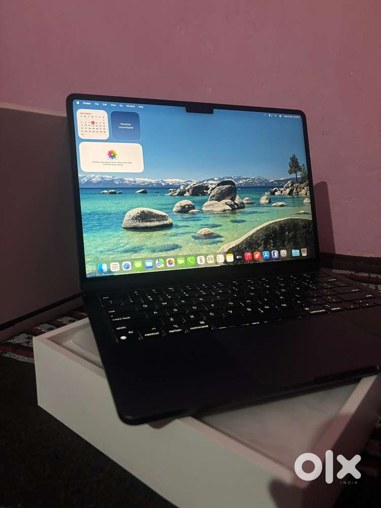 Macbook  m2chip 256gb ssd storage