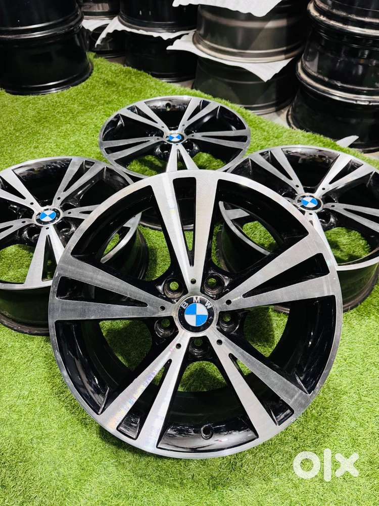 BMW ALLOY WHEELS 18 INCHES (VERY GOOD CONDITION)