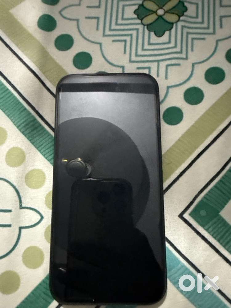 Iphone 15 pro 128 gb black colour very good condition no scratch