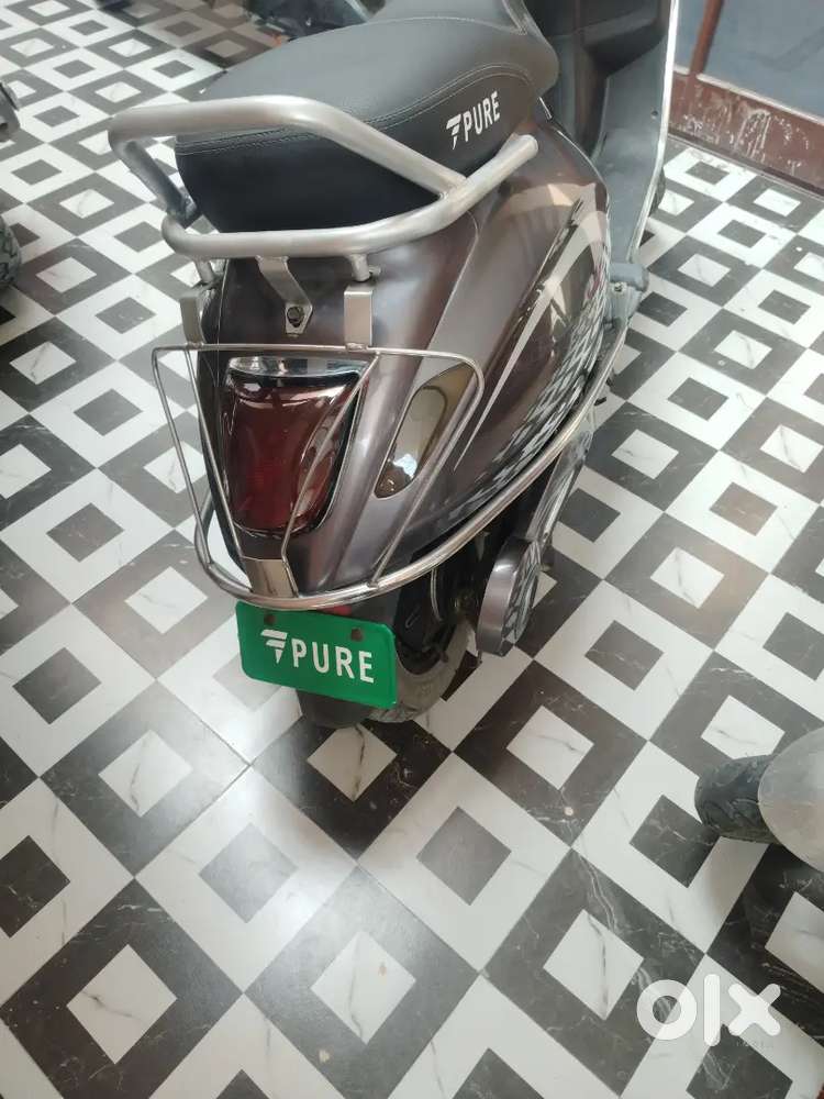 All Original Pure ev electric scooter with 90 to 100 km range