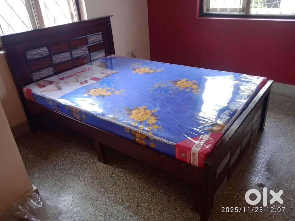 Furniture price sale 4/6 cot with mattress at affordable price
