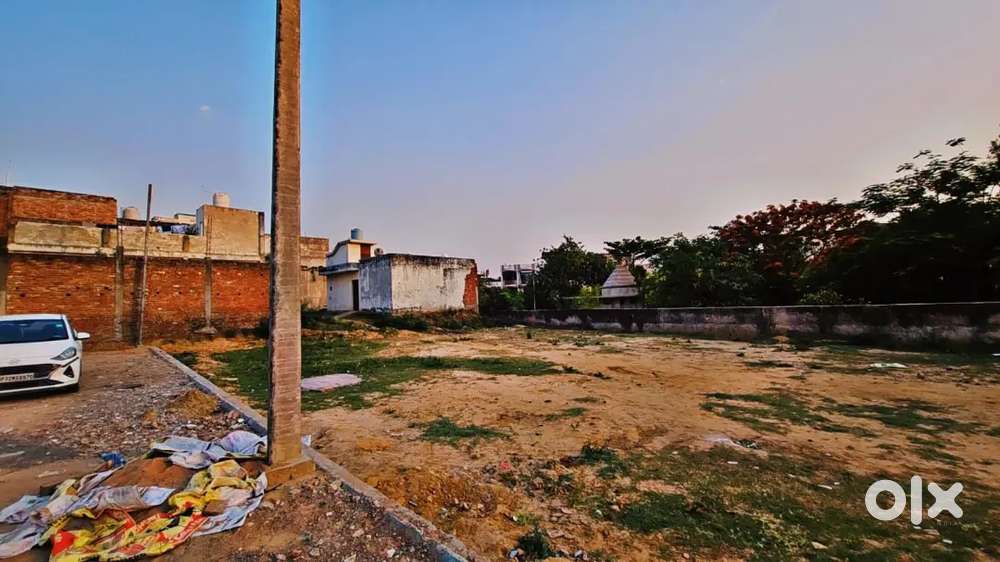 Sadar Tahseel ke pass plots le Shaheed Path se 300 mitr