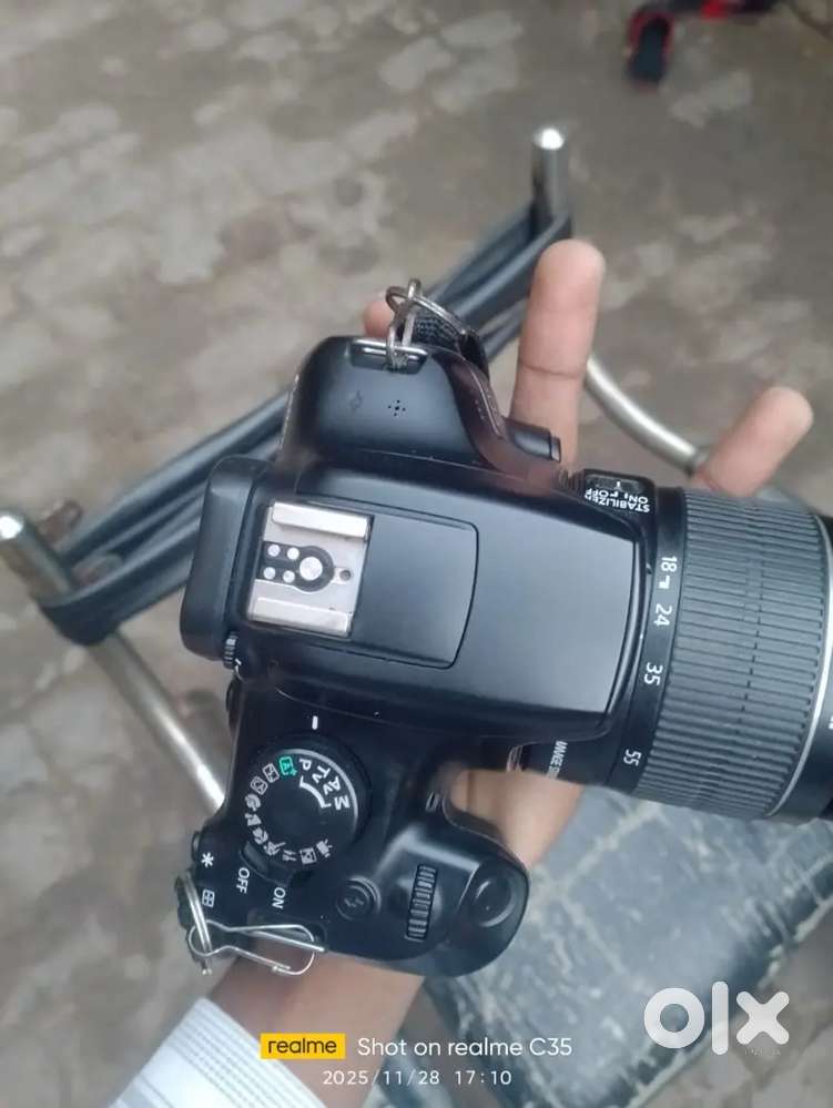 Canon1300D DSLR