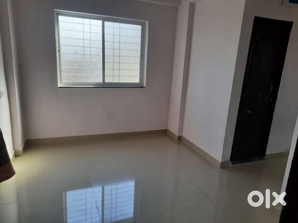 1bhk and 2bhk flat available...24 hour water