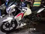 Apache RTR 160 dual disk