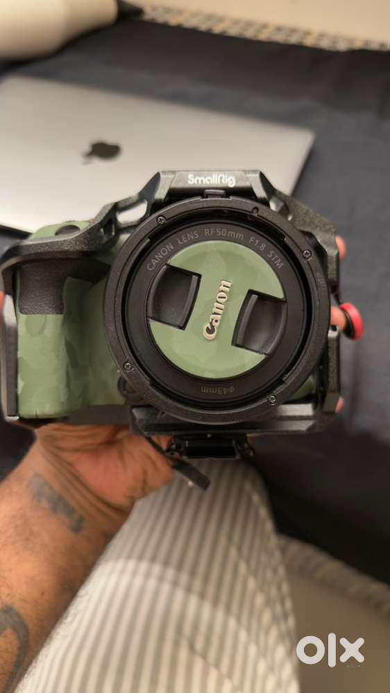 2 months old Canon R10 for sale