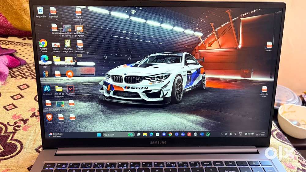 SAMSUNG GALAXY BOOK 4
