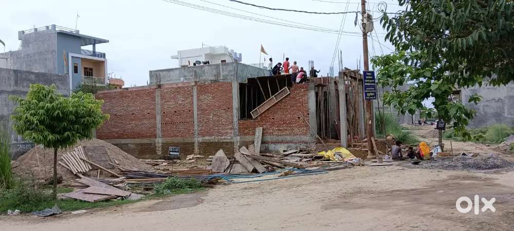 प्रयागराज झलवा में खेलगांव पब्लिक स्कूल के सामने आवासीय डेवलप साइट
