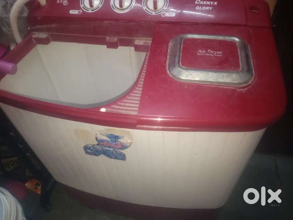 Urgent red and white color washing machine no problem motor problem