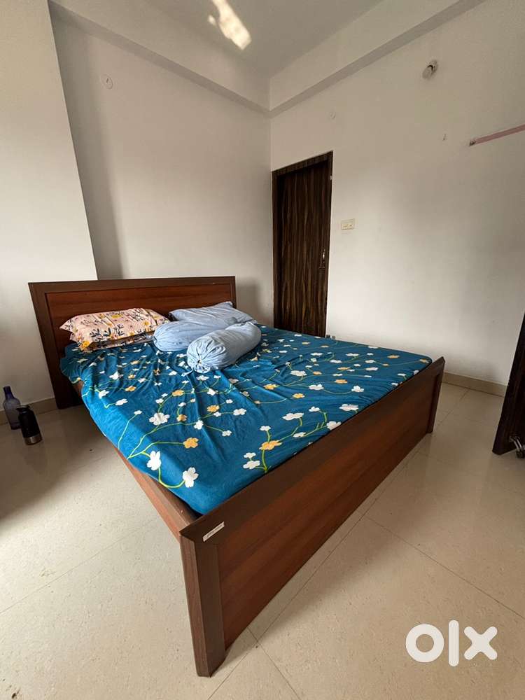 Godrej queen size bed with mattress