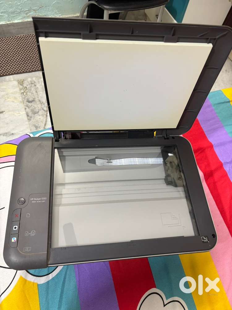 HP deskjet 1050. Print scan and copy