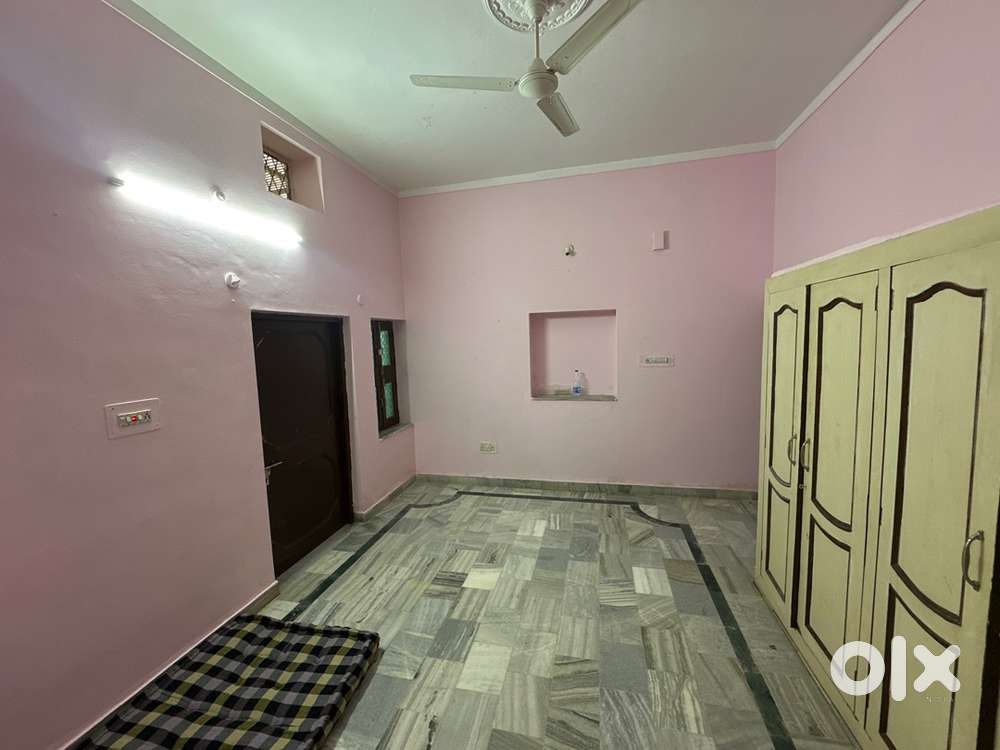Semi Furnished Room Available For Rent 6000 Gulab Nagar  Only Female