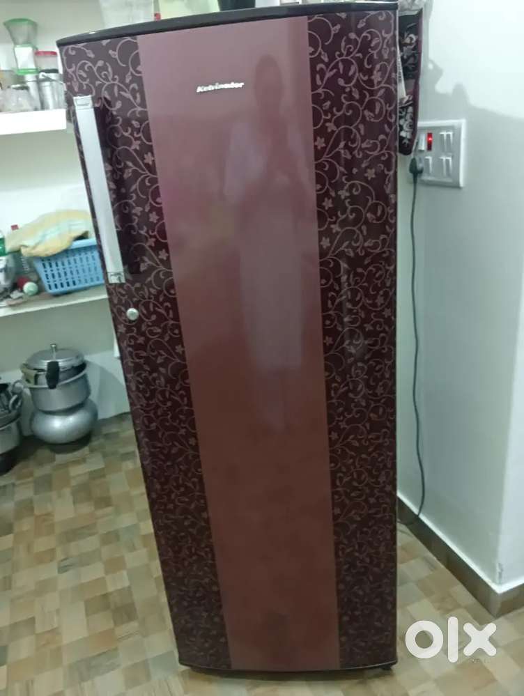 Fridge good condition kelvinator  307L