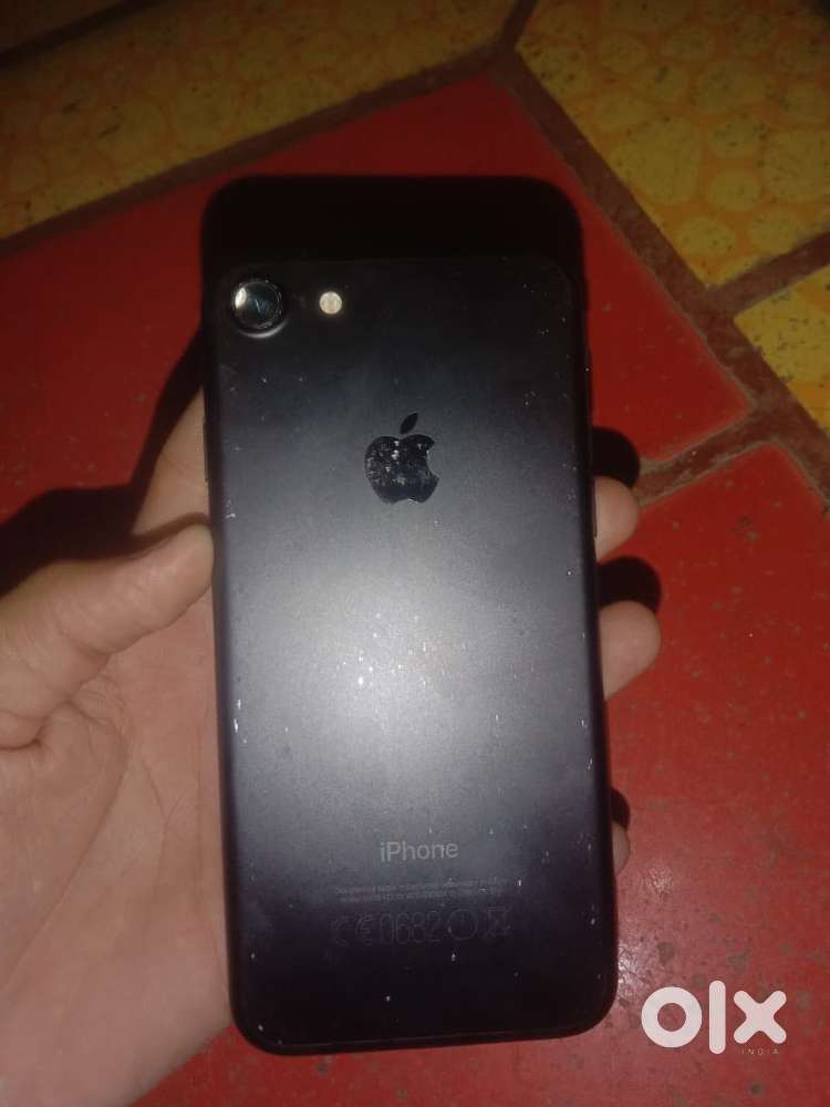 iPhone 7 GOOD CONDITION