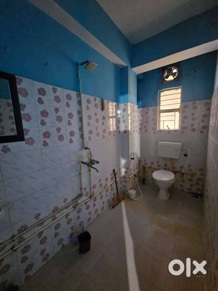 2 bhk flat for rent in prime location.