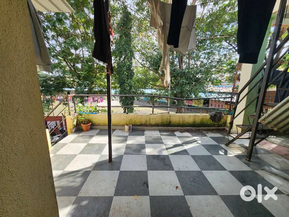 बॅचलर मुले मुली किंवा छोटी फॅमिली अलाऊड