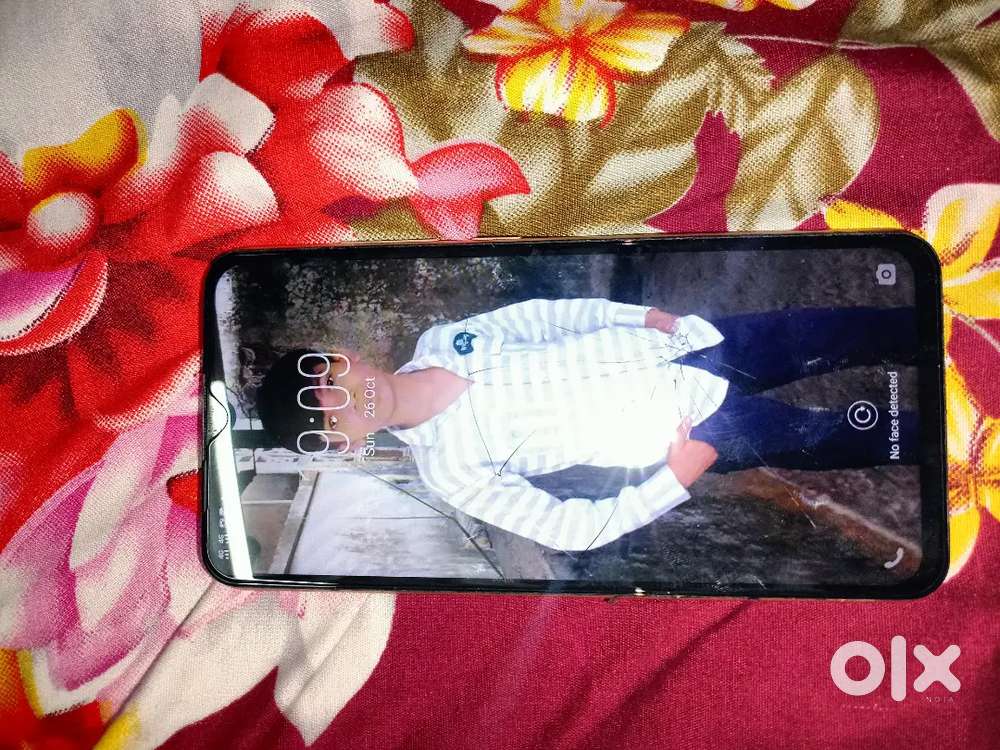 Display screch hai or koi problem nhi hai bhot acha chalta hai