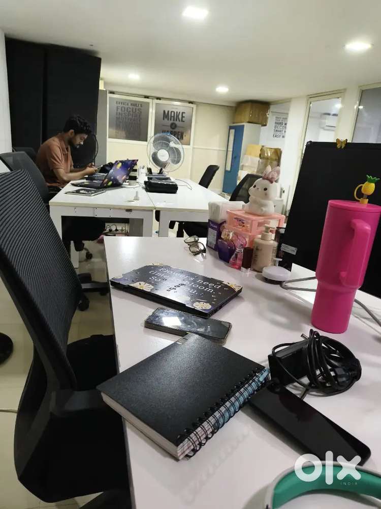 Parktime Backend Sales chat  support ( No work from home )