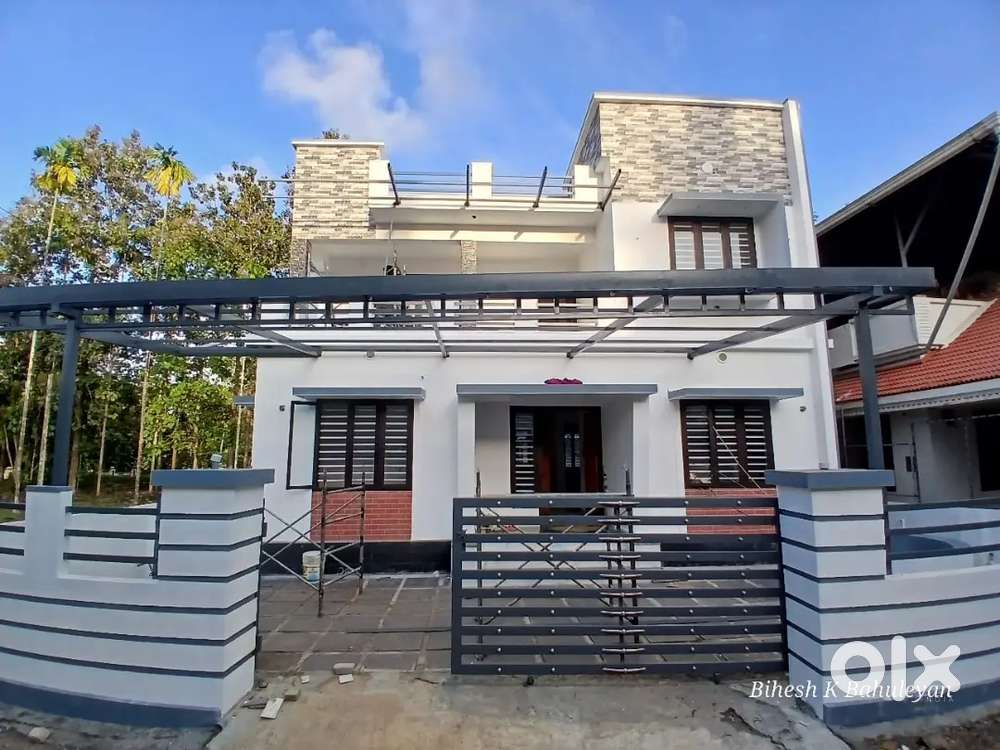 4.5 CENT LAND WITH 1700 SQFT 3 BHK NEW HOUSE FOR SALE