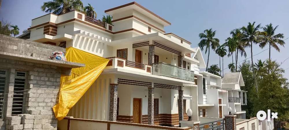 At Koratty near to korattymuthi church 7 ct 2400 sqft new house