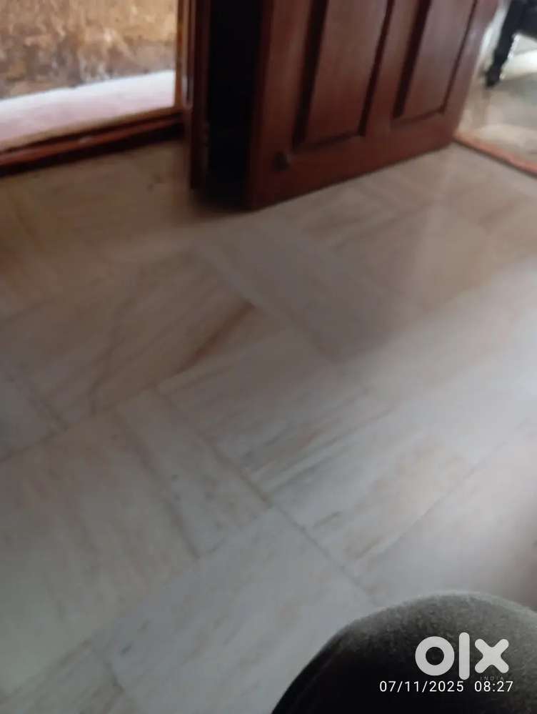 Male, Single room available in 3 bhk flat