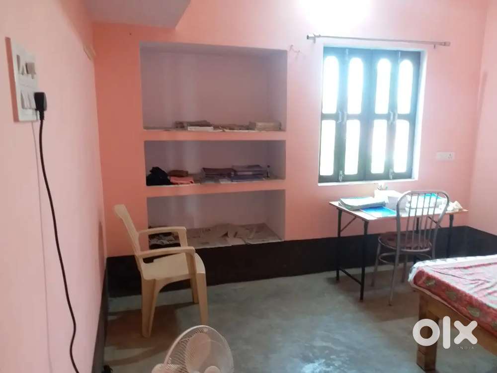 Spacious 2 BHK flat for rent in Varanasi