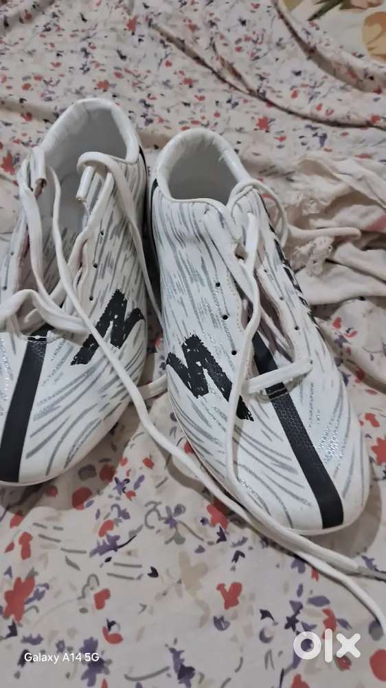 Colour changing Sports shoes