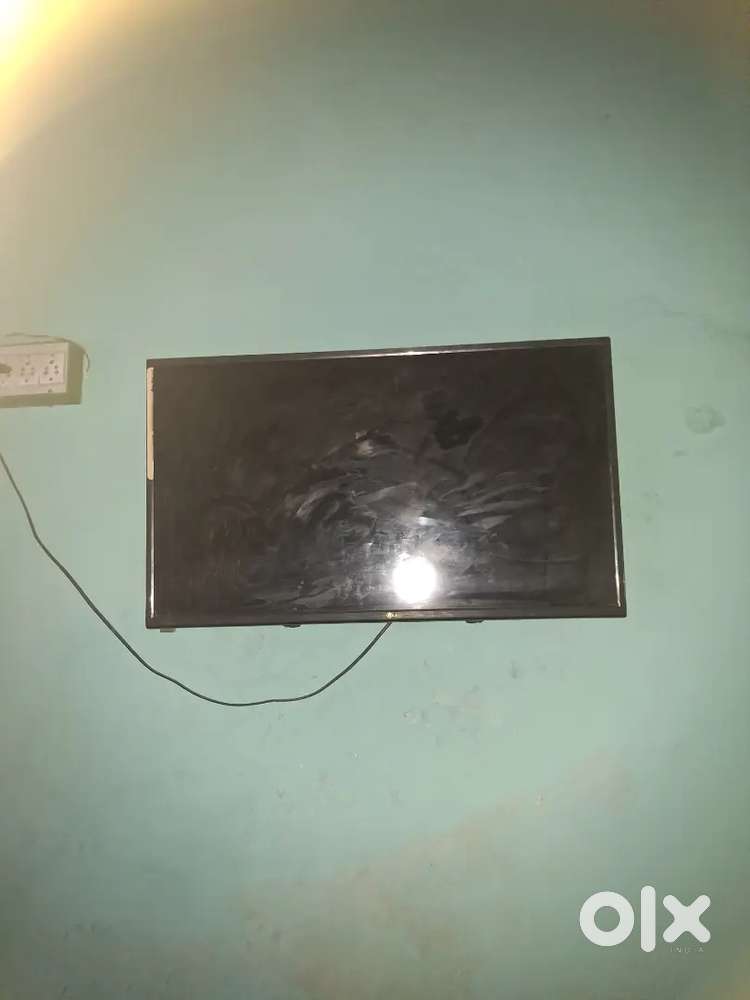 Use 32 inch LG good condition