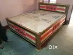 Queen size box bed having size 5/6.5