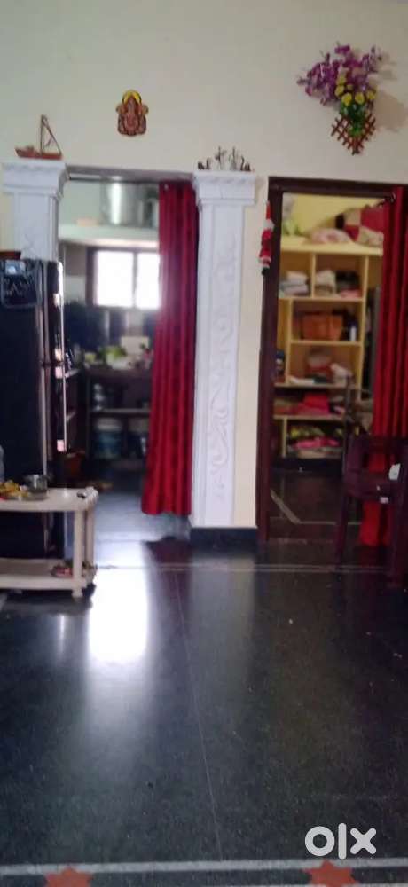 Individual house with place exp price 2cr