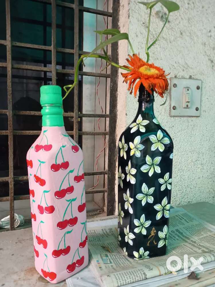 Acryalic painted bottel Show piece antique imported