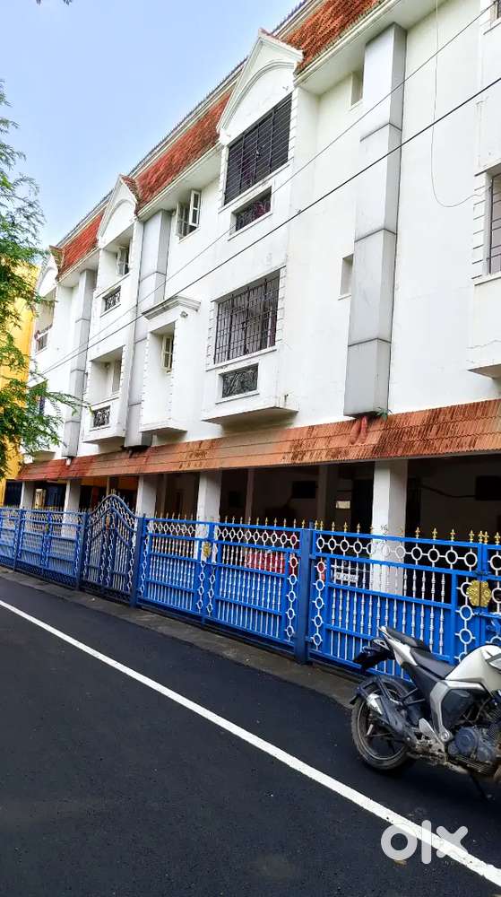 LEASE MANAPAKKAM  2bhk FLAT Lease 950000/