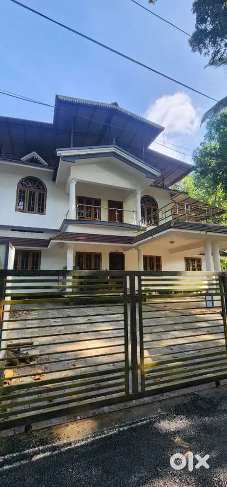 House for sale in Ettumanoor, Peroor route