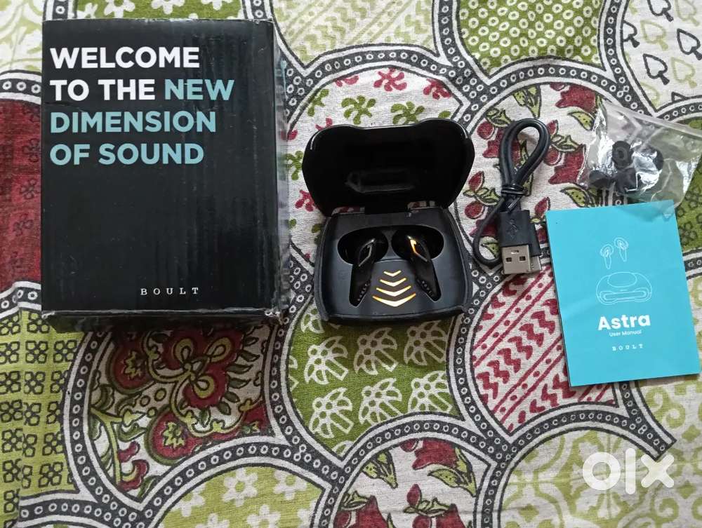 Boult Astra Earbuds–One Side Not Working  Can Be Repaired  ₹500 Only