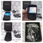 New Blackberry bold 4 sealed packed with all accesories and box with b