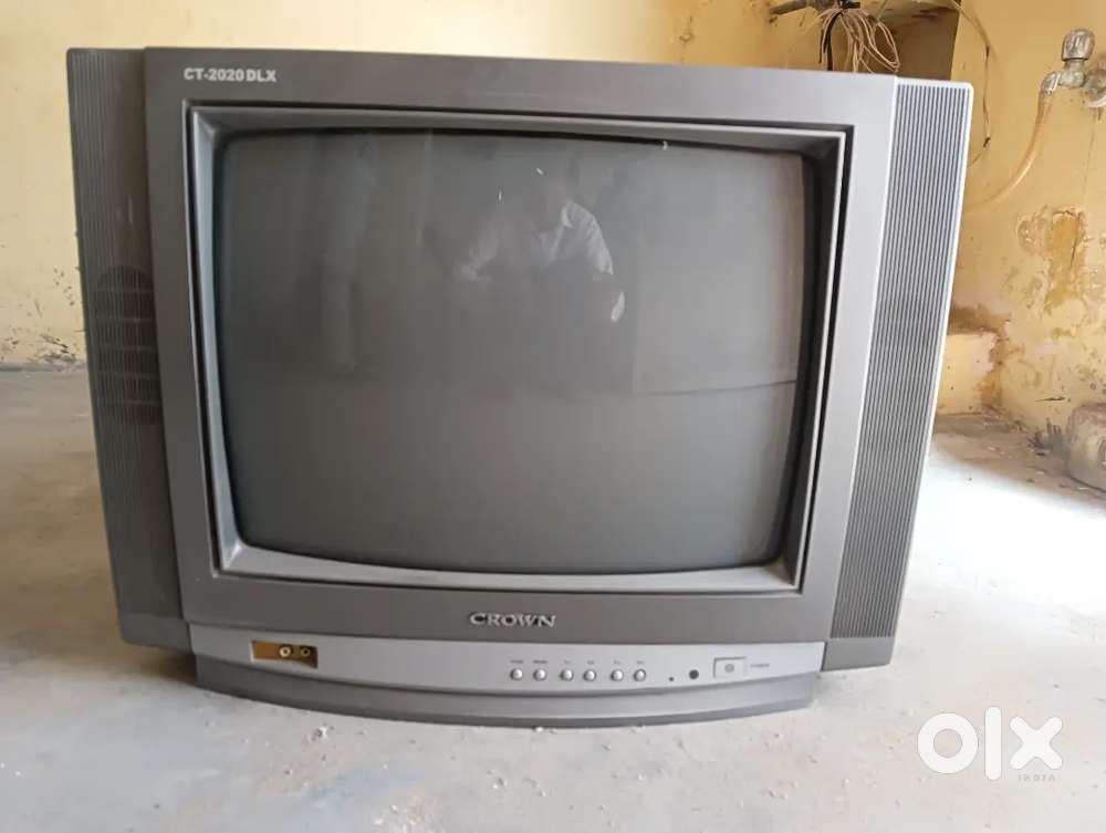 Crown colour tv big size