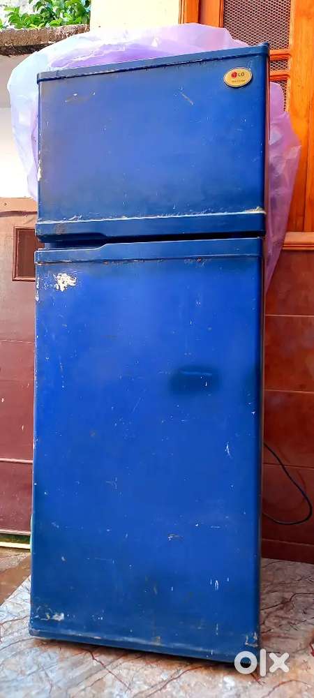 LG OLD FRIDGE WITH STRONG COOLING