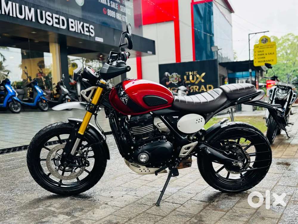 Triumph 400 x only 7800 km run vehicle