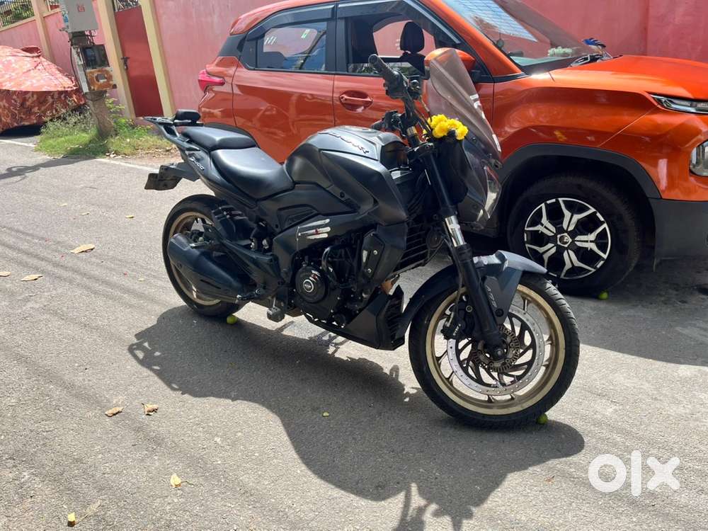 Bajaj Dominor 400