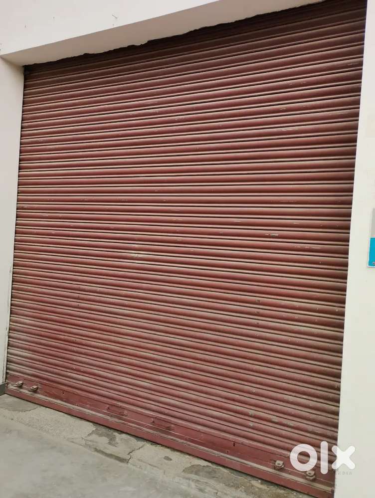 Available on mainroad Hall, shop ,room purpose